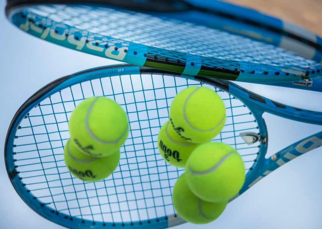 How to Clean a Tennis Racket